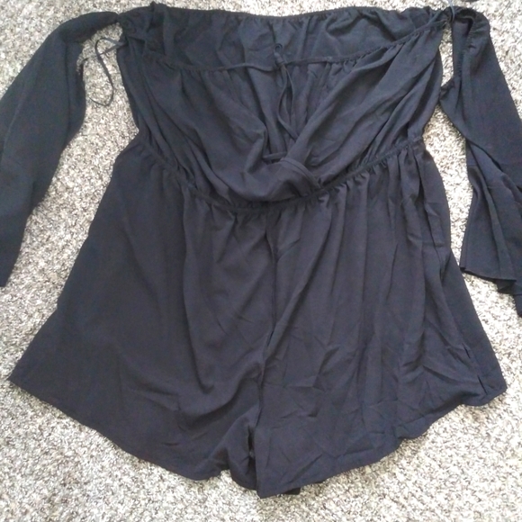 Shein 3x black rumper with attached sleeves